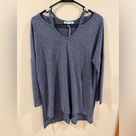 Shirt - Picture 1 of 3